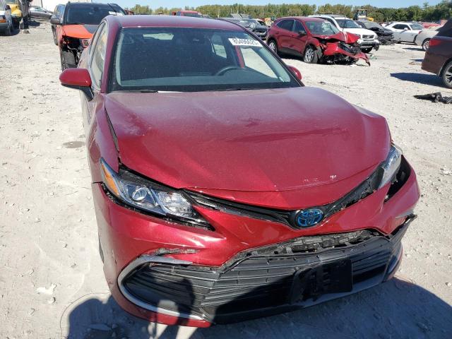 4T1C31AK1MU559738 - 2021 TOYOTA CAMRY LE BURGUNDY photo 5