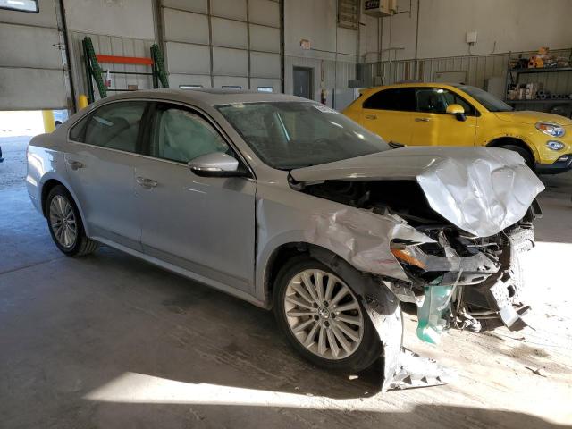 1VWBT7A32GC062703 - 2016 VOLKSWAGEN PASSAT SE SILVER photo 4