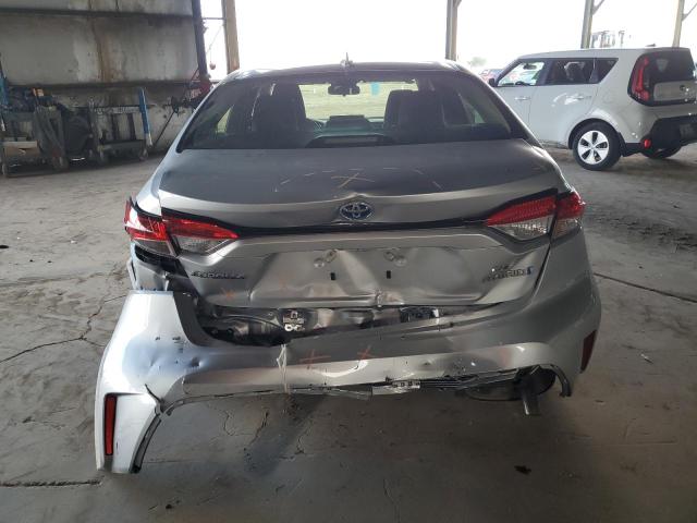 JTDBCMFE0R3043338 - 2024 TOYOTA COROLLA LE 银色 照片 6