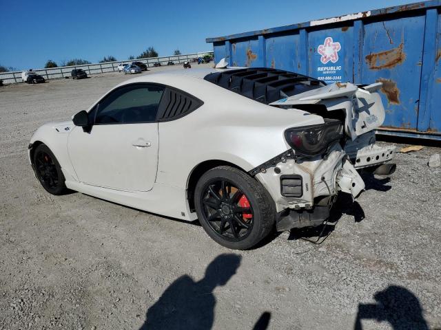JF1ZNAA17E8703986 - 2014 TOYOTA SCION FR-S WHITE photo 2