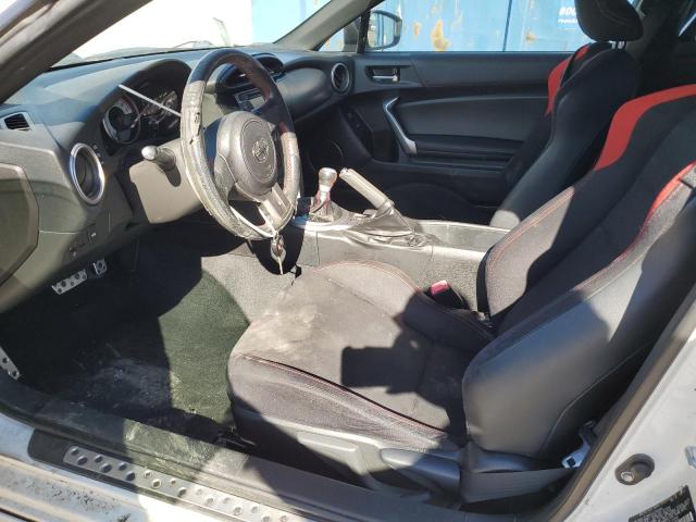 JF1ZNAA17E8703986 - 2014 TOYOTA SCION FR-S WHITE photo 7
