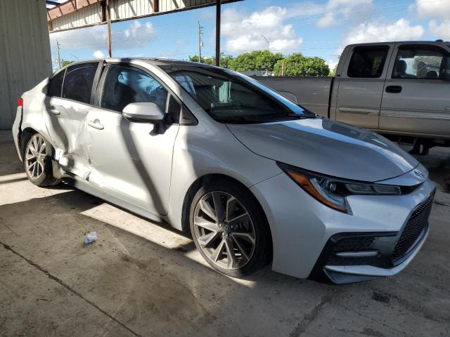 5YFS4MCE7MP076094 - 2021 TOYOTA COROLLA SE 银色 照片 4