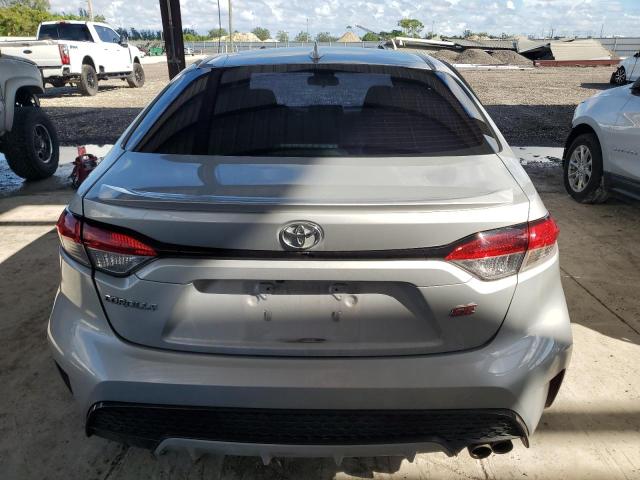 5YFS4MCE7MP076094 - 2021 TOYOTA COROLLA SE 银色 照片 6