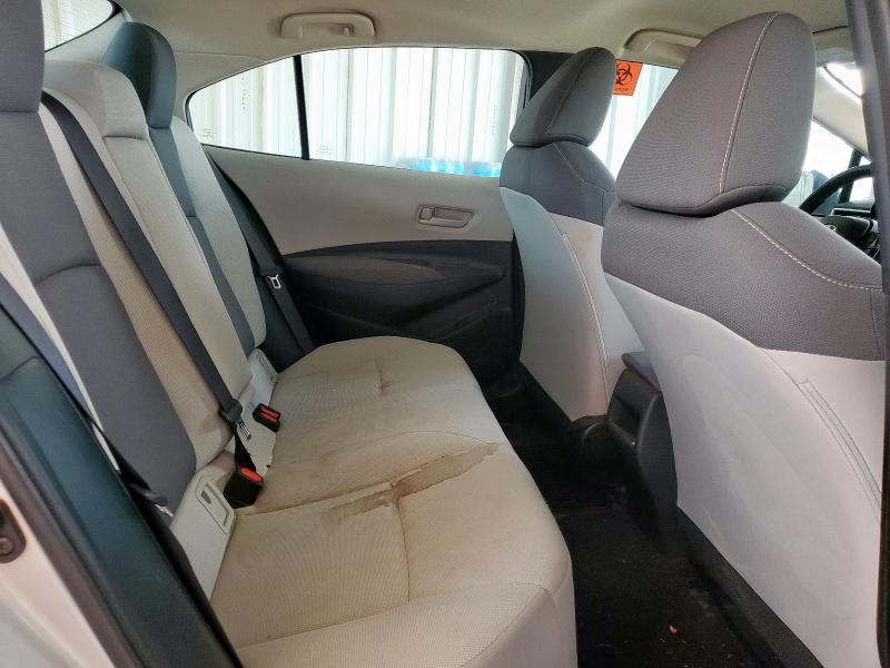 5YFVPMAE8NP282291 - 2022 TOYOTA COROLLA LE 银色 照片 10