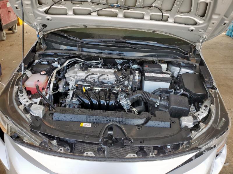 5YFVPMAE8NP282291 - 2022 TOYOTA COROLLA LE 银色 照片 11