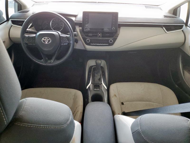 5YFVPMAE8NP282291 - 2022 TOYOTA COROLLA LE 银色 照片 8