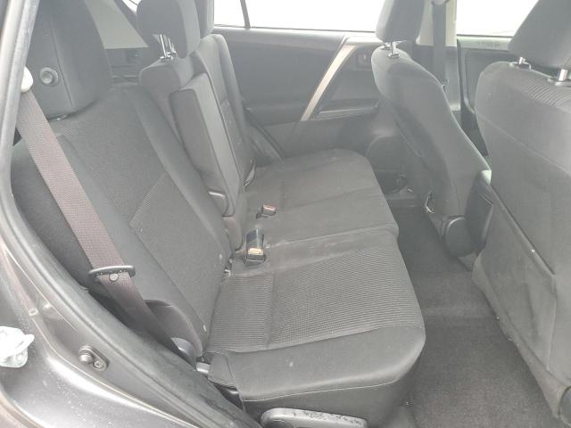 JTMZFREV6JJ738802 - 2018 TOYOTA RAV4 LE ნაცრისფერი ფოტო 11
