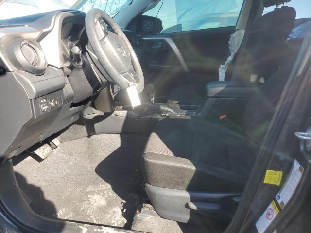 JTMZFREV6JJ738802 - 2018 TOYOTA RAV4 LE ნაცრისფერი ფოტო 7