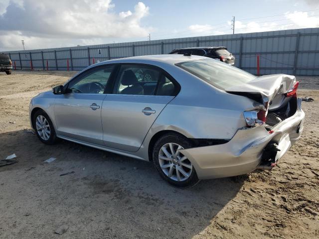 3VWD07AJ0EM432221 - 2014 VOLKSWAGEN JETTA SE SILVER photo 2