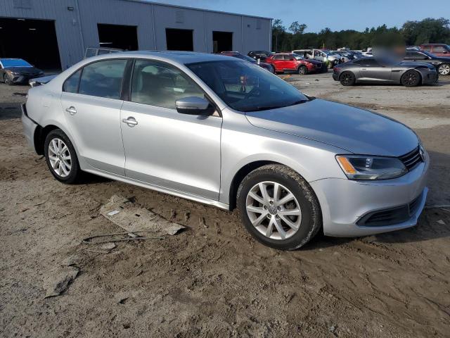 3VWD07AJ0EM432221 - 2014 VOLKSWAGEN JETTA SE SILVER photo 4
