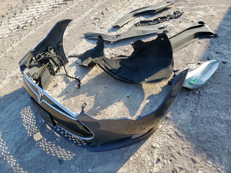 5YJSA1E24FF114924 - 2015 TESLA MODEL S 灰色 照片 13