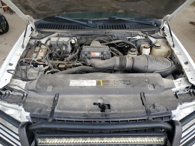 1FMPU16575LA28312 - 2005 FORD EXPEDITION XLT WHITE photo 12