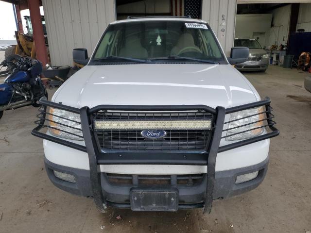 1FMPU16575LA28312 - 2005 FORD EXPEDITION XLT WHITE photo 5