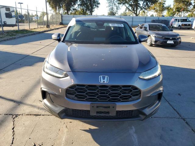 3CZRZ1H31SM722735 - 2025 HONDA HR-V LX 灰色 照片 5