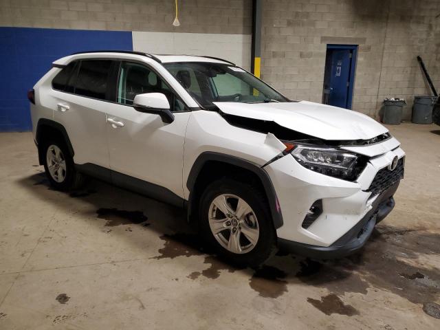 2T3P1RFV5MW158936 - 2021 TOYOTA RAV4 XLE WHITE photo 4