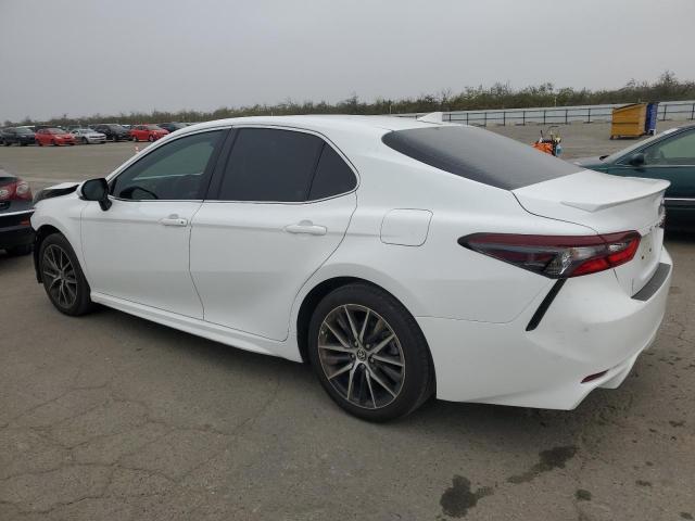 4T1S11AK0RU851843 - 2024 TOYOTA CAMRY SE NIGHT SHADE WHITE photo 2