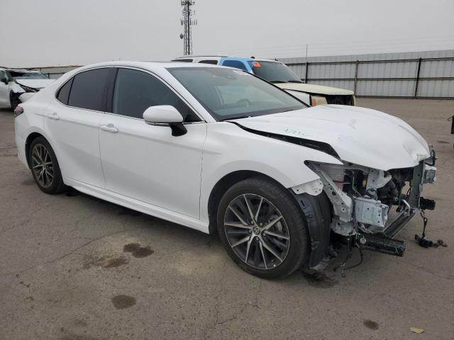 4T1S11AK0RU851843 - 2024 TOYOTA CAMRY SE NIGHT SHADE WHITE photo 4