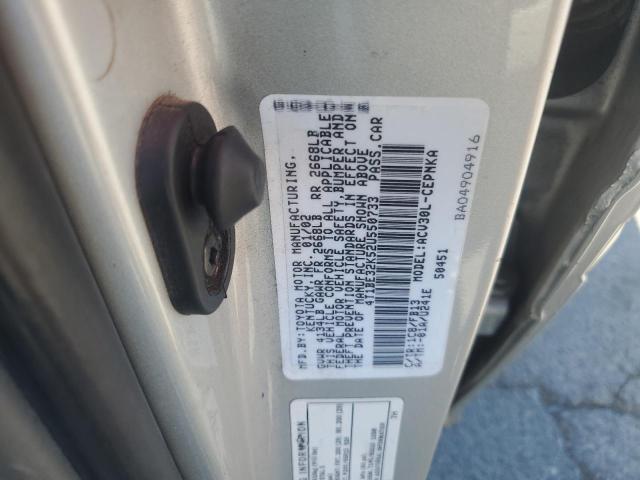 4T1BE32K52U550733 - 2002 TOYOTA CAMRY LE 银色 照片 12