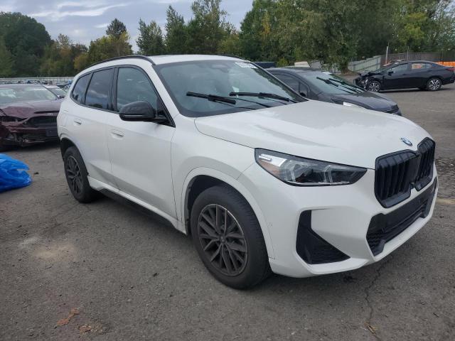 WBX73EF07P5X53650 - 2023 BMW X1 XDRIVE28I WHITE photo 4