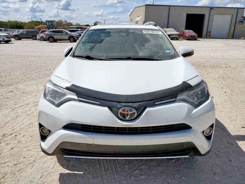 JTMWFREV2HD095148 - 2017 TOYOTA RAV4 XLE თეთრი ფოტო 5