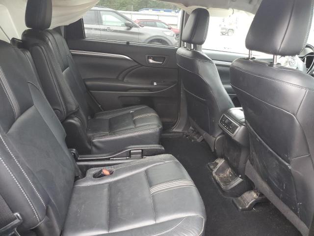 5TDJZRFH2JS817156 - 2018 TOYOTA HIGHLANDER SE 银色 照片 11