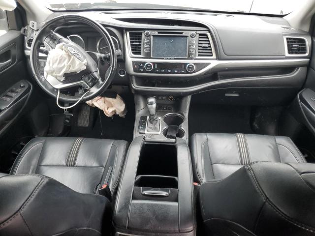 5TDJZRFH2JS817156 - 2018 TOYOTA HIGHLANDER SE 银色 照片 8