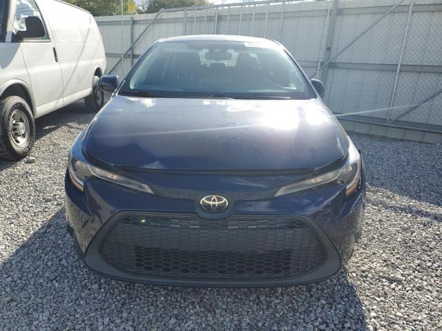 5YFEPMAE9MP238590 - 2021 TOYOTA COROLLA LE ლურჯი ფოტო 5