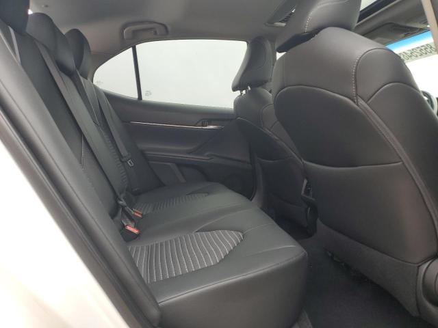 4T1B11HK6JU535356 - 2018 TOYOTA CAMRY L თეთრი ფოტო 10