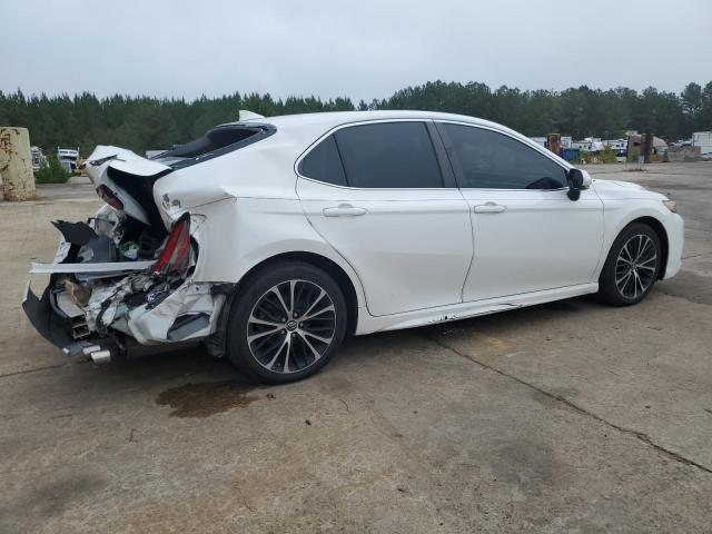 4T1B11HK6JU535356 - 2018 TOYOTA CAMRY L თეთრი ფოტო 3