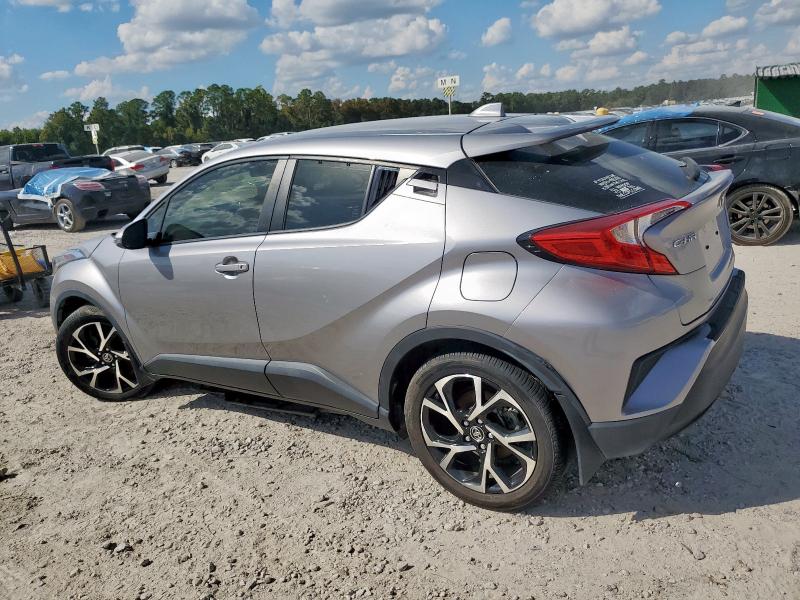 JTNKHMBX7K1057002 - 2019 TOYOTA C-HR XLE SILVER photo 2