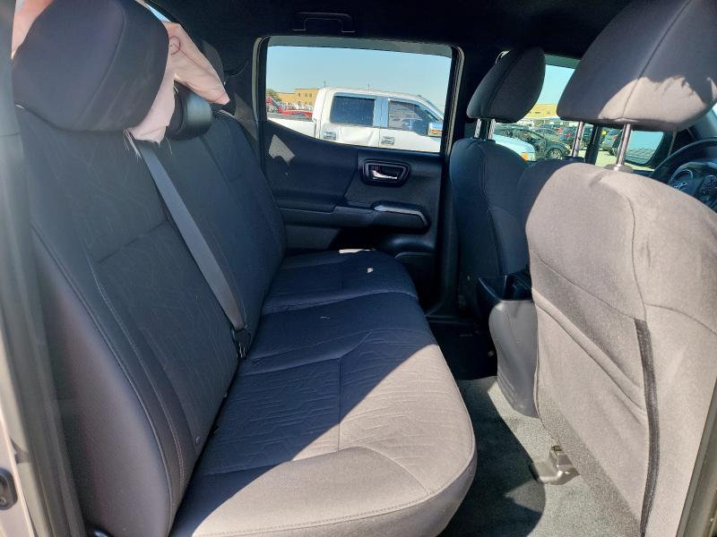 3TMCZ5AN7JM188315 - 2018 TOYOTA TACOMA DOUBLE CAB Plata foto 10