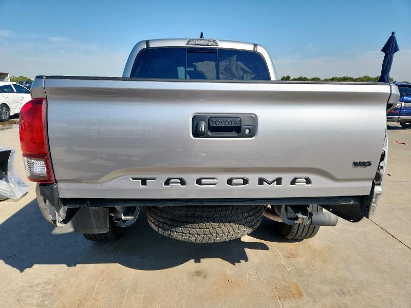 3TMCZ5AN7JM188315 - 2018 TOYOTA TACOMA DOUBLE CAB Plata foto 6