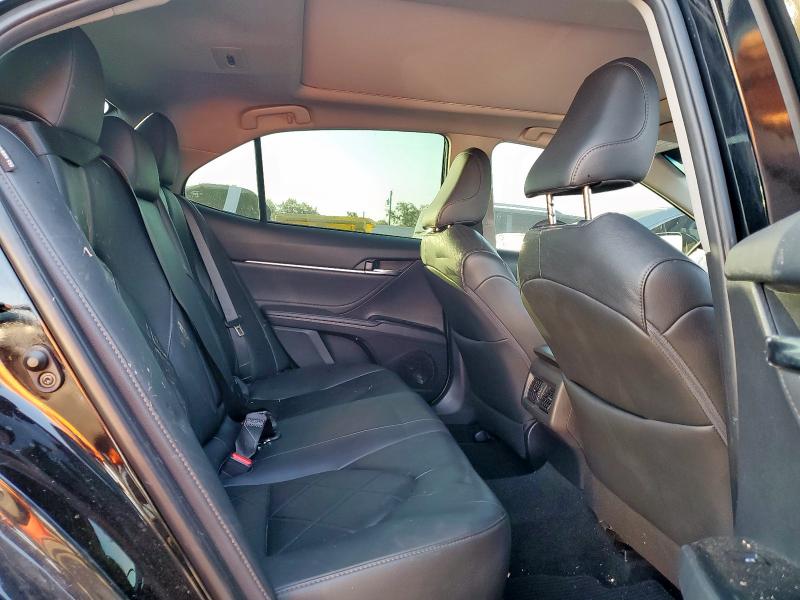 4T1B11HK5JU058869 - 2018 TOYOTA CAMRY L 黑色 照片 10