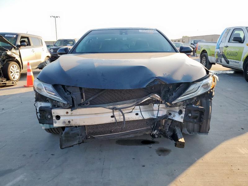 4T1B11HK5JU058869 - 2018 TOYOTA CAMRY L 黑色 照片 5