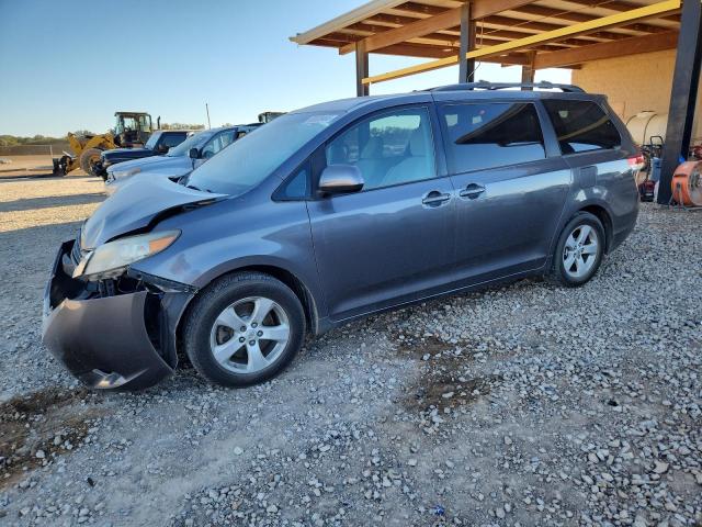 2011 TOYOTA SIENNA LE, 
