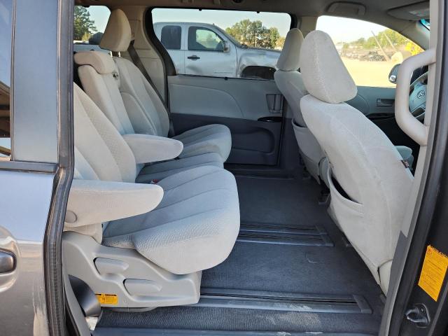 5TDKK3DC2BS079213 - 2011 TOYOTA SIENNA LE 灰色 照片 11