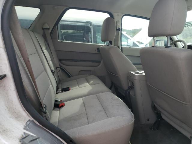 1FMCU9D73BKB74256 - 2011 FORD ESCAPE XLT Blanco foto 11
