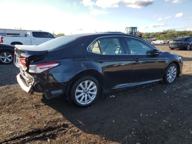 4T1B11HK3JU043884 - 2018 TOYOTA CAMRY L BLACK photo 3