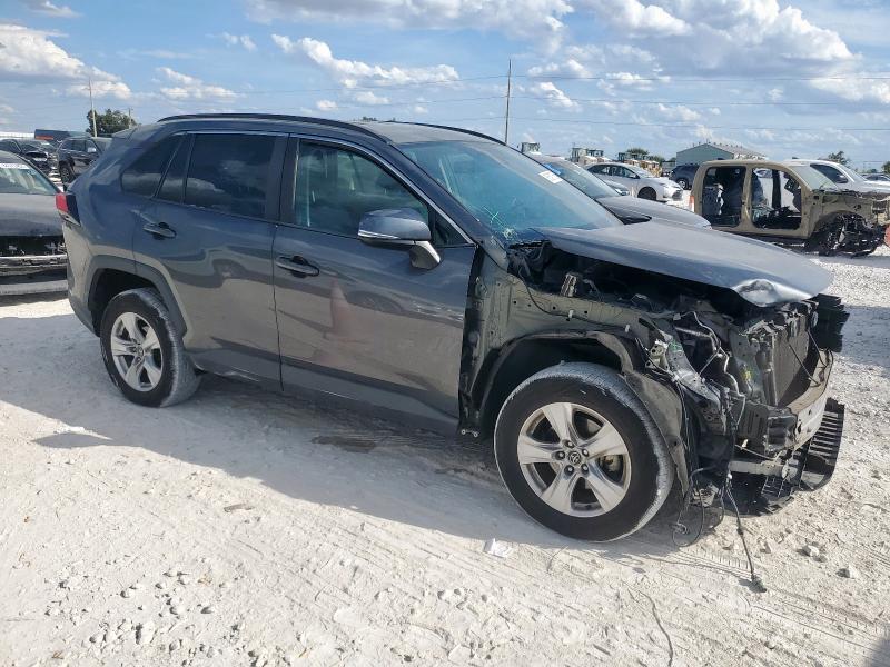 2T3W1RFV1LC059168 - 2020 TOYOTA RAV4 XLE გრაფიტი ფოტო 4