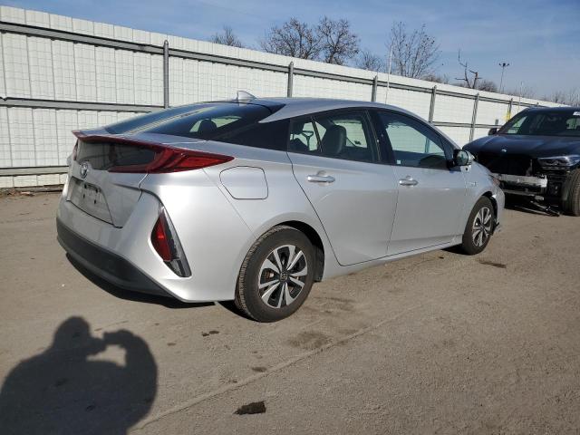 JTDKARFP2H3038158 - 2017 TOYOTA PRIUS PRIM ვერცხლისფერი ფოტო 3