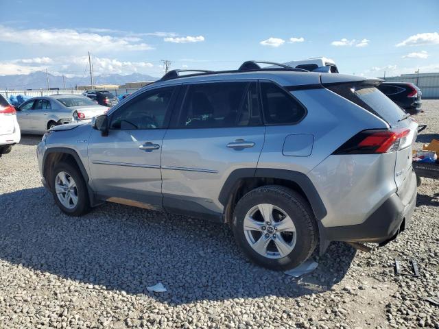 2T3RWRFV2LW057636 - 2020 TOYOTA RAV4 XLE SILVER photo 4