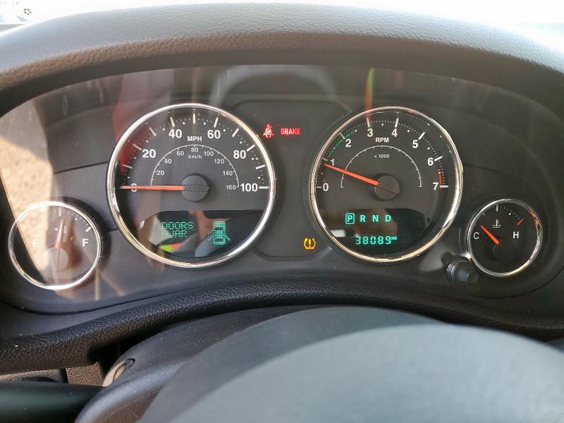 1C4HJWDG8JL852932 - 2018 JEEP WRANGLER U SPORT Коричневый фото 9