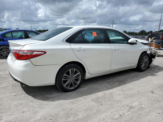 4T1BF1FK1GU123021 - 2016 TOYOTA CAMRY LE WHITE photo 3