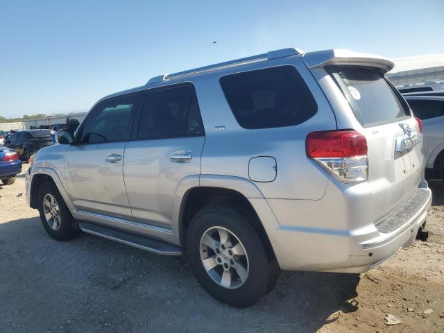 JTEBU5JR1D5144474 - 2013 TOYOTA 4RUNNER SR5 银色 照片 2