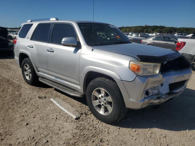 JTEBU5JR1D5144474 - 2013 TOYOTA 4RUNNER SR5 银色 照片 4