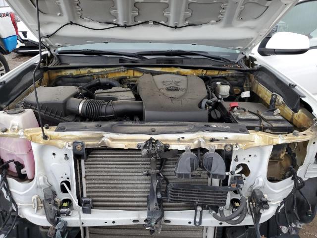 5TFDZ5BN1GX009613 - 2016 TOYOTA TACOMA DOUBLE CAB WHITE photo 11