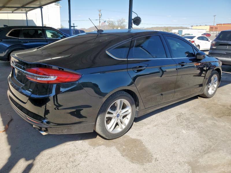 3FA6P0HD3JR268643 - 2018 FORD FUSION SE BLACK photo 3