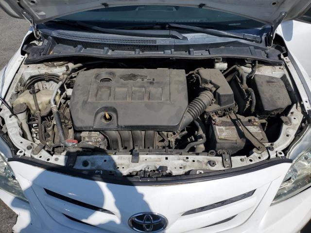 5YFBU4EE2DP180490 - 2013 TOYOTA COROLLA BASE أبيض صورة 11