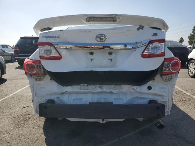 5YFBU4EE2DP180490 - 2013 TOYOTA COROLLA BASE أبيض صورة 6