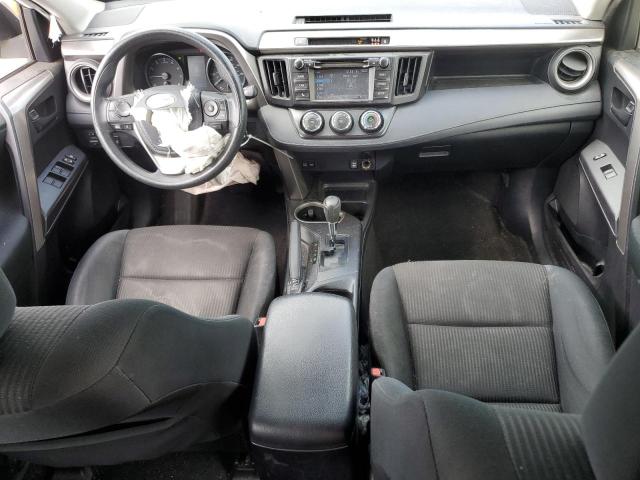 JTMZFREV8JJ749106 - 2018 TOYOTA RAV4 LE თეთრი ფოტო 8